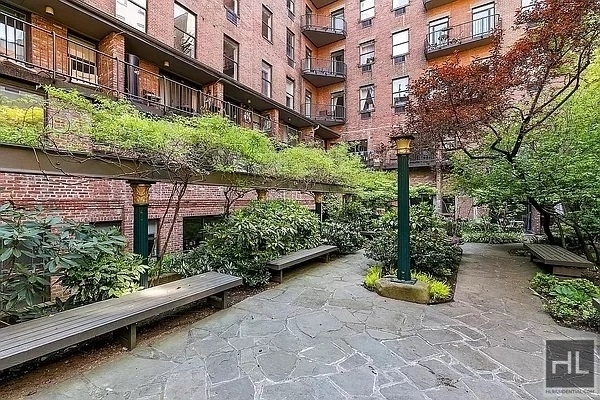 East 12th Street - Photo 6