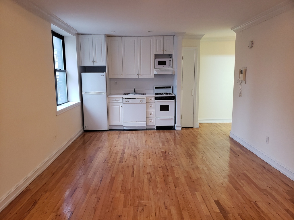 East 36 Street - Photo 2