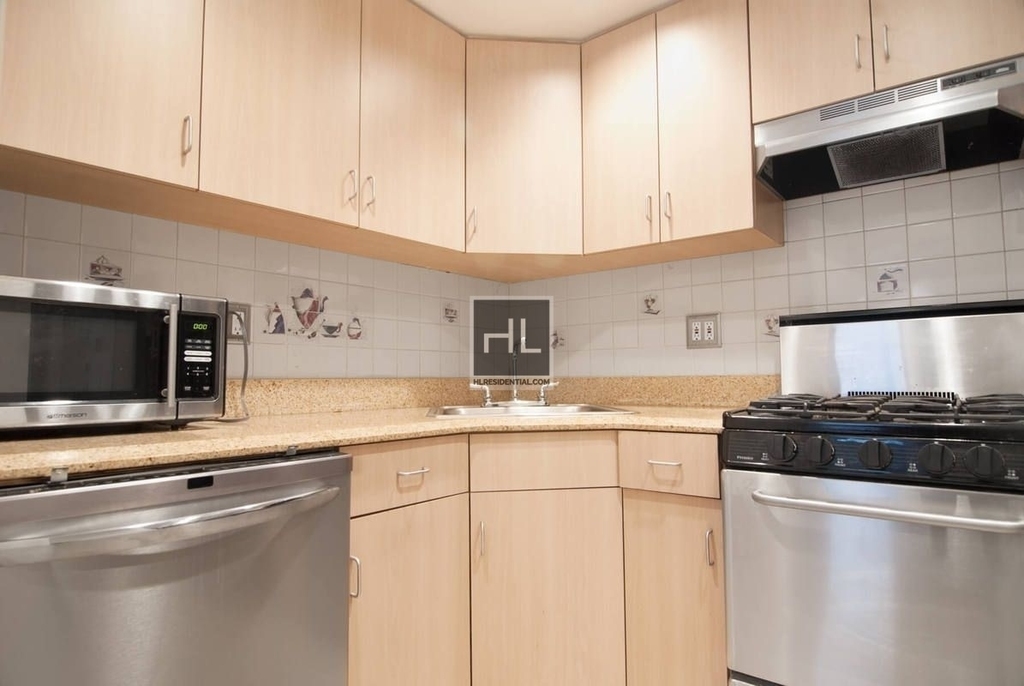 West 58th Street - Photo 1