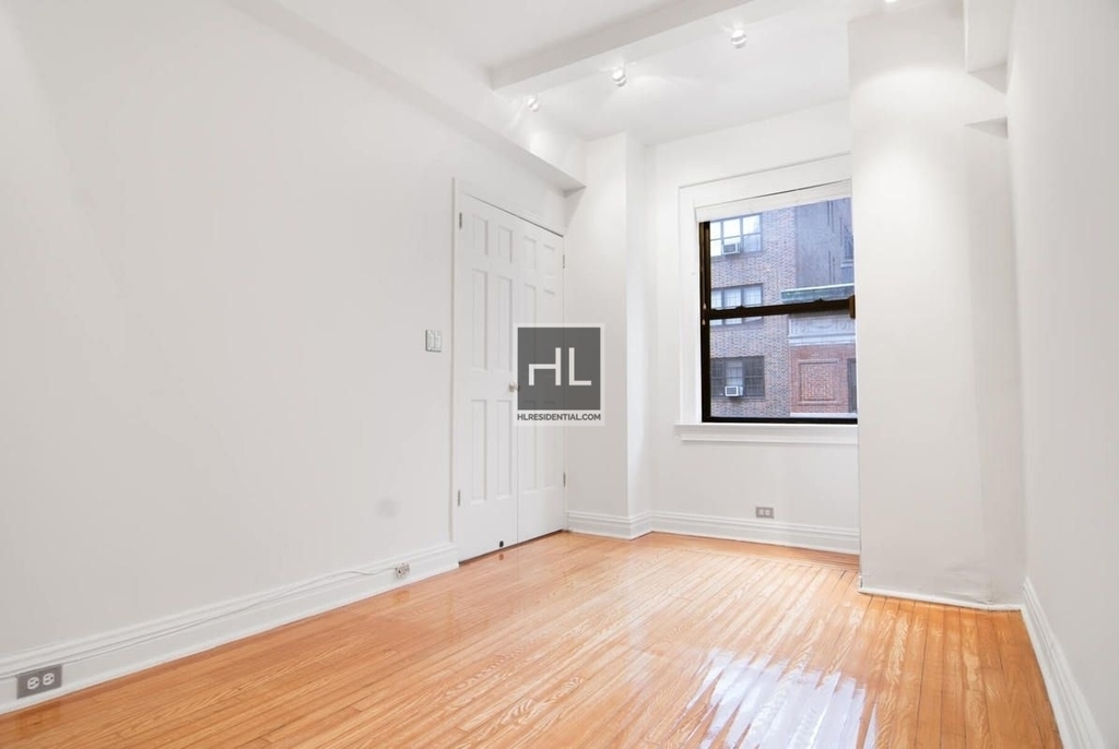West 58th Street - Photo 4