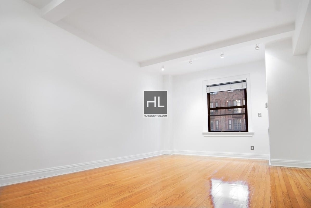 West 58th Street - Photo 3