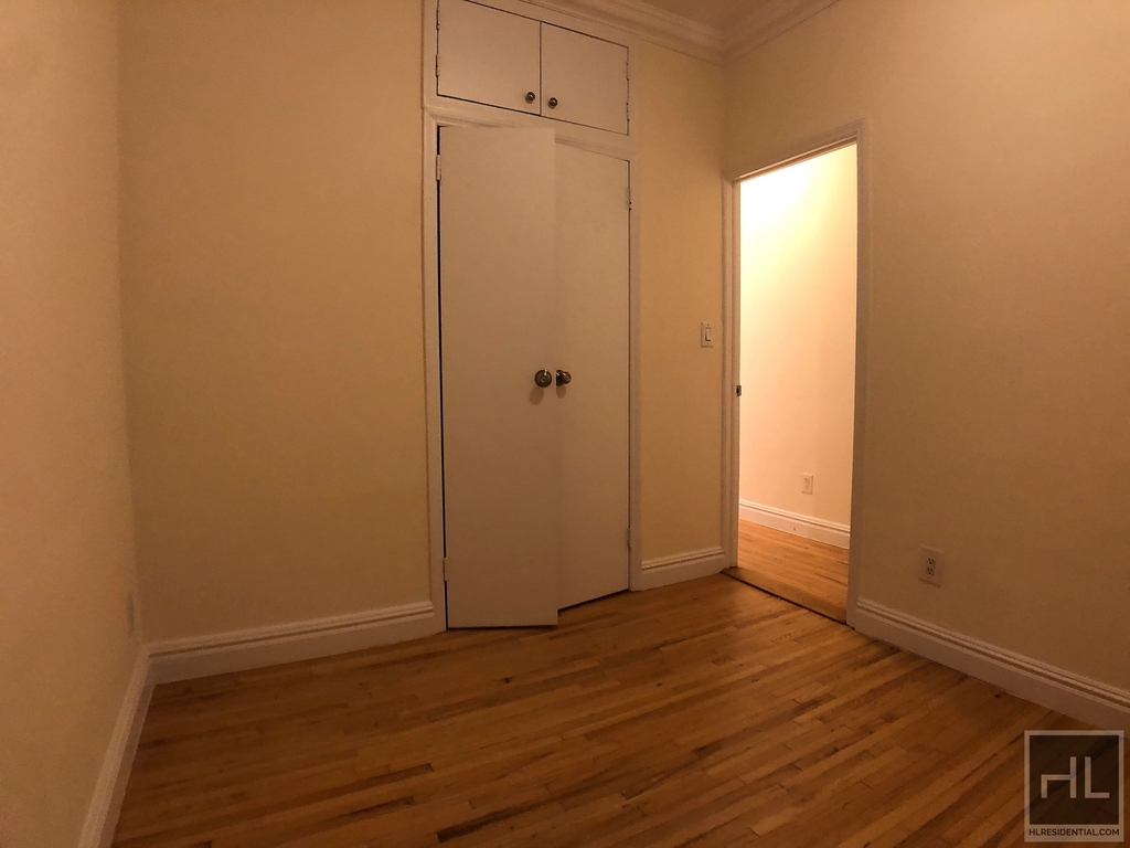 East 83 Street - Photo 3