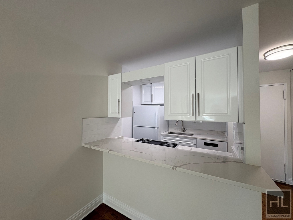 East 71st Street - Photo 2