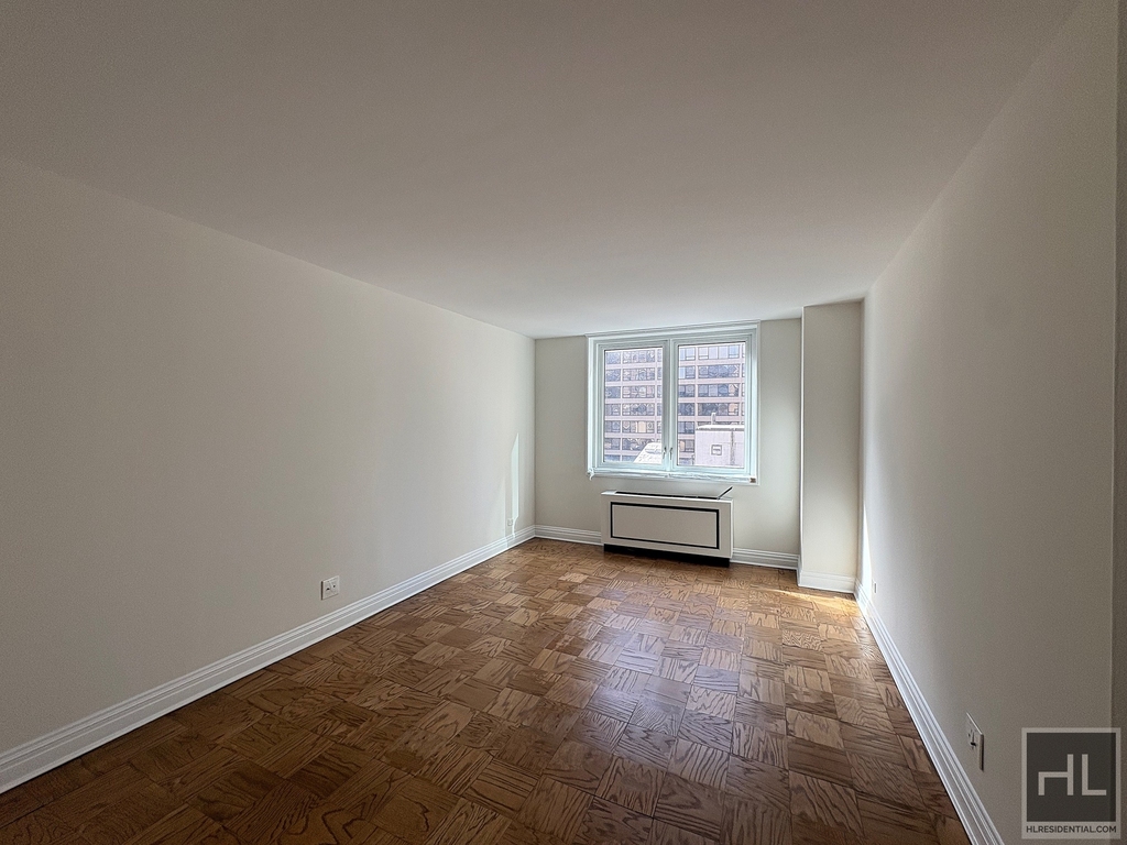 East 71st Street - Photo 3
