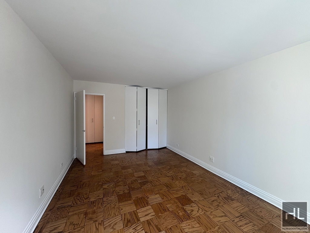 East 71st Street - Photo 4