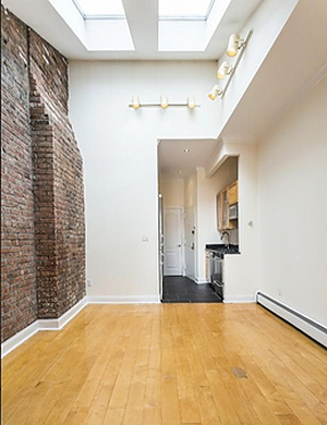 Avenue B - Photo 1