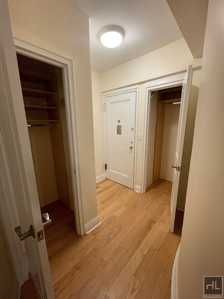 East 56 Street - Photo 6