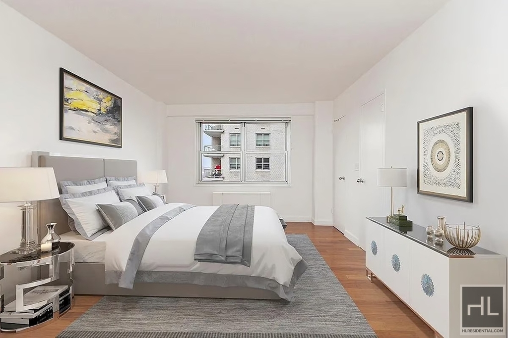 East 77th Street - Photo 0