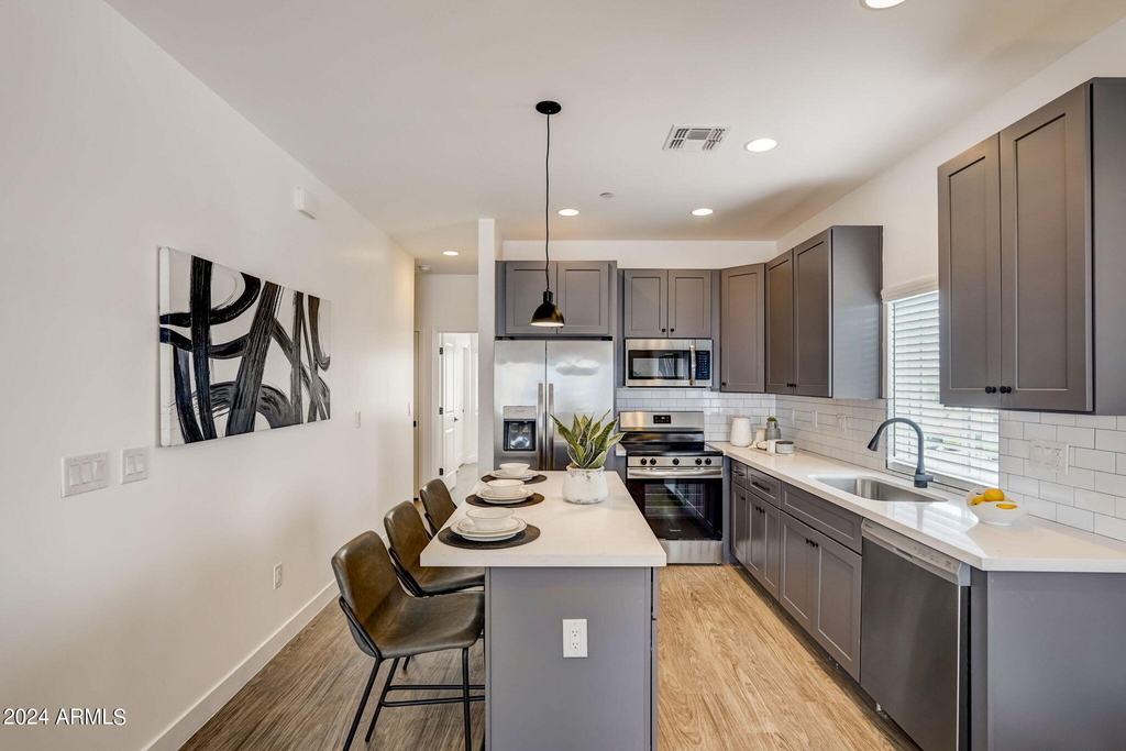 3645 E Earll Drive - Photo 3