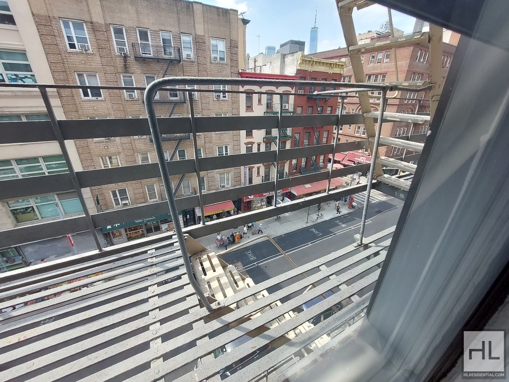 Grand Street - Photo 1