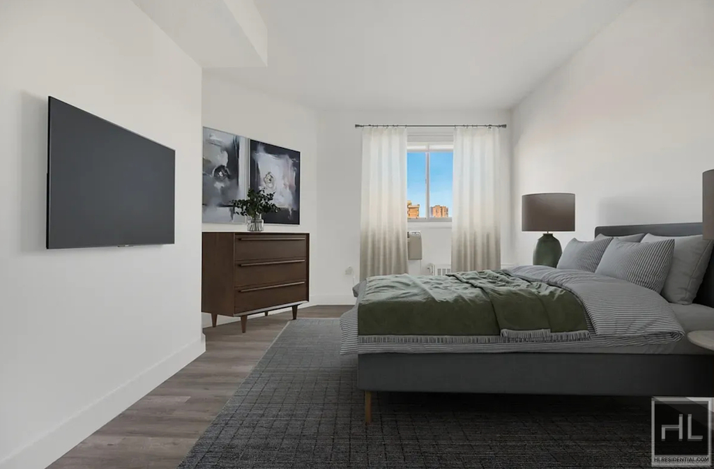 Second Avenue - Photo 1