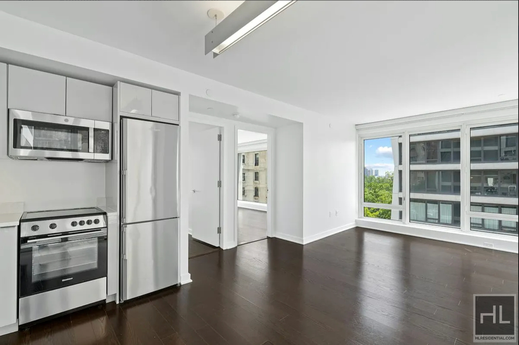 West 113th Street - Photo 4