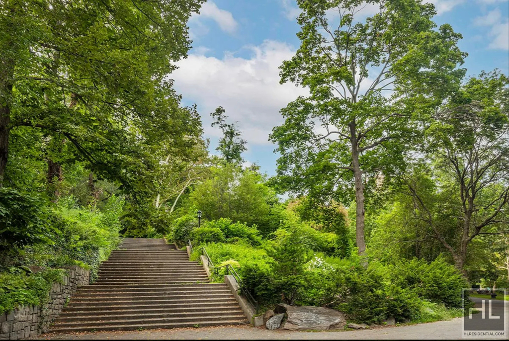 West 113th Street - Photo 20