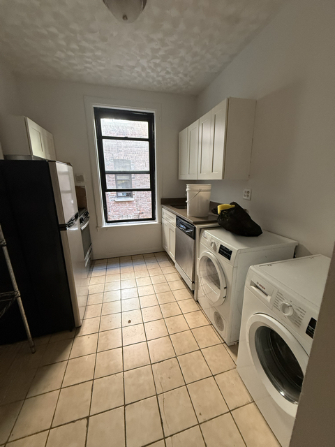 188 Claremont Avenue - Photo 3