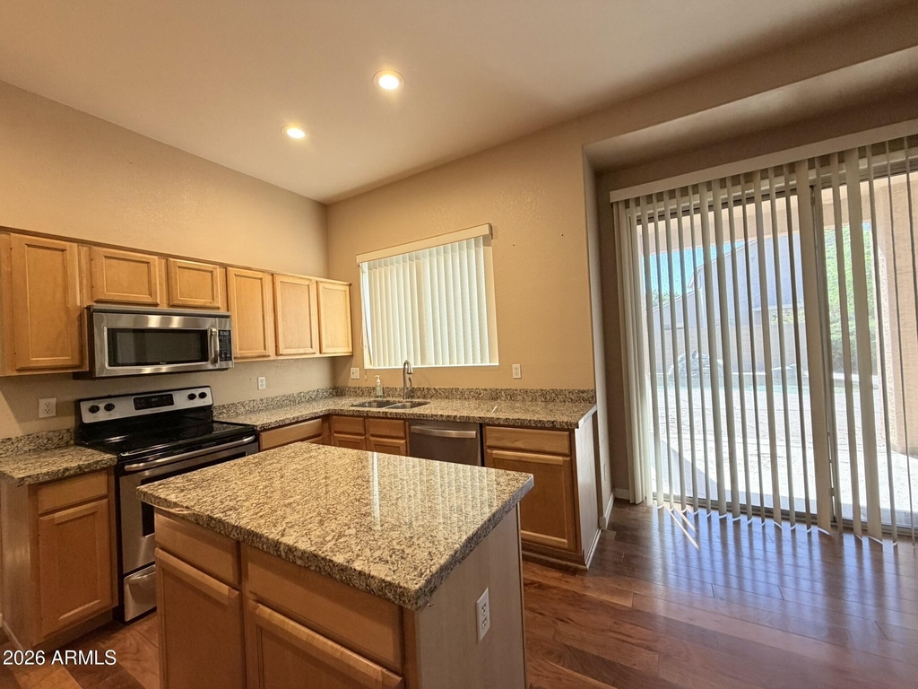 5435 W Buffalo Street - Photo 7