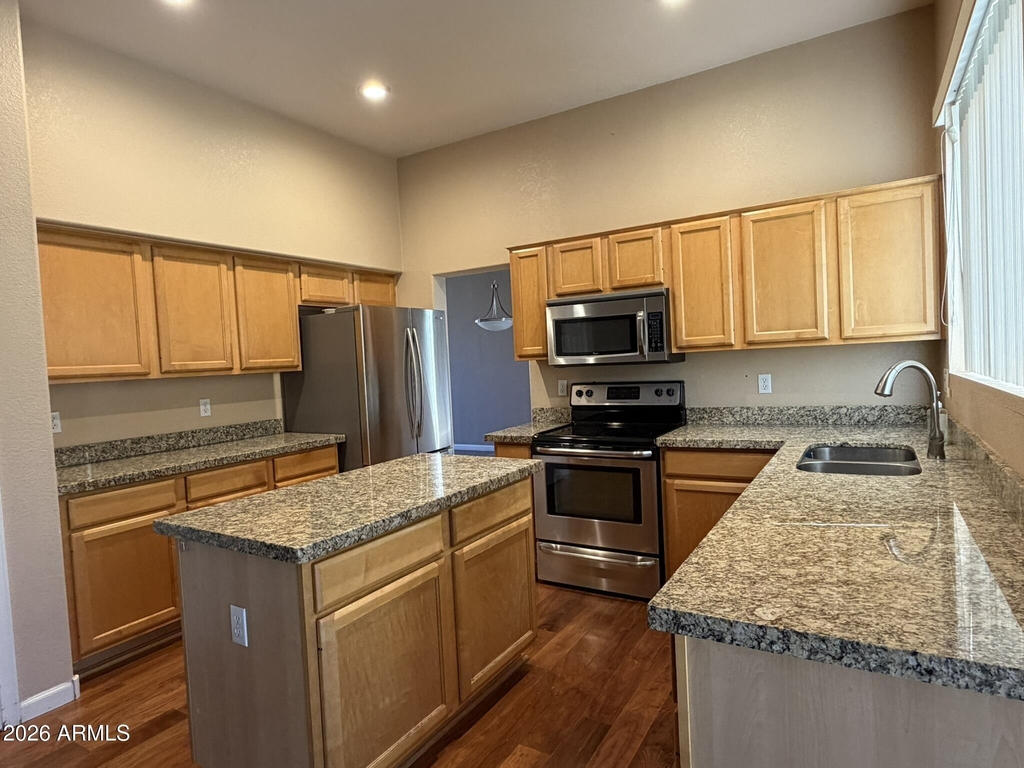 5435 W Buffalo Street - Photo 4