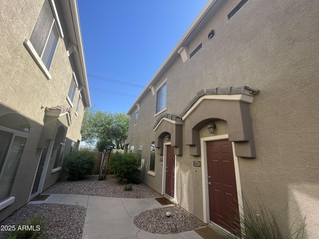 2401 E Rio Salado Parkway - Photo 1