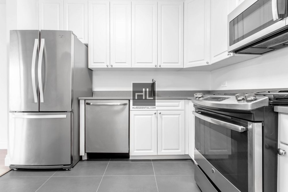 East 58th Street - Photo 2