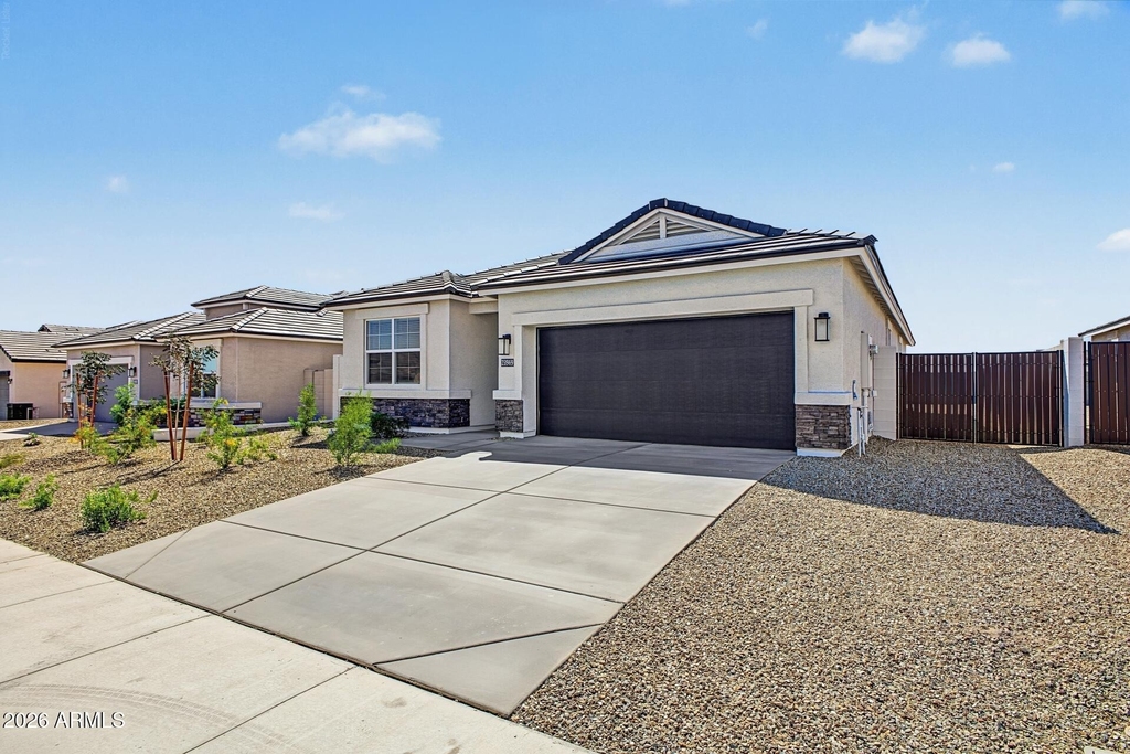 23969 W Yavapai Street - Photo 2