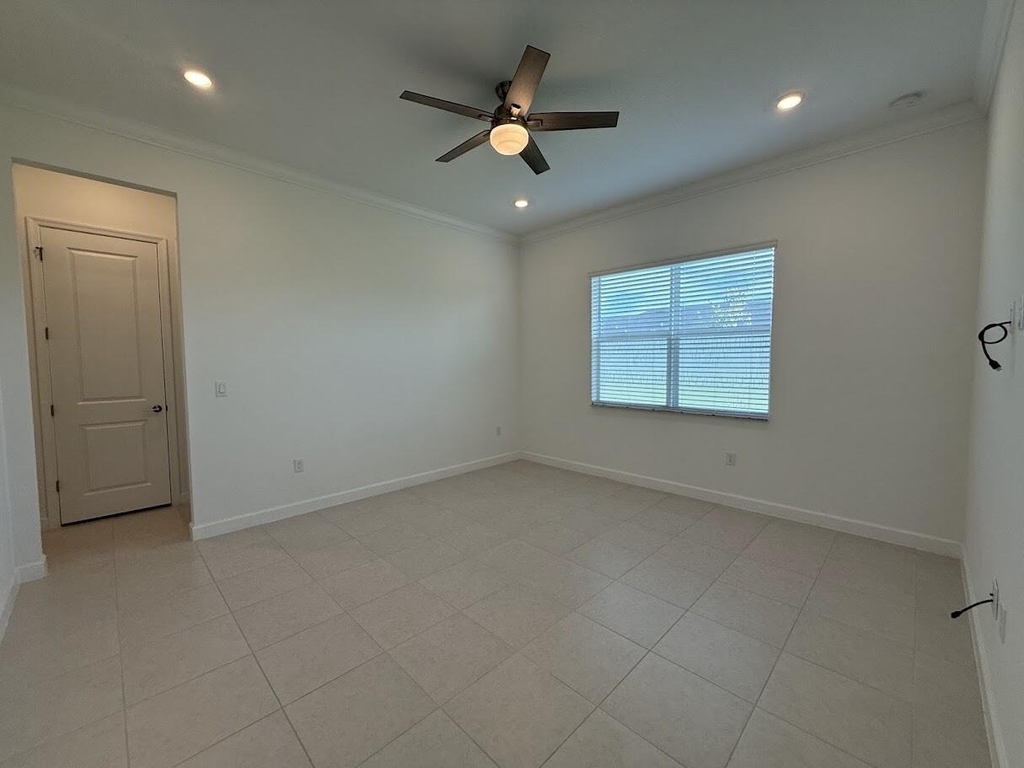 1217 Se Crosswood Way - Photo 16