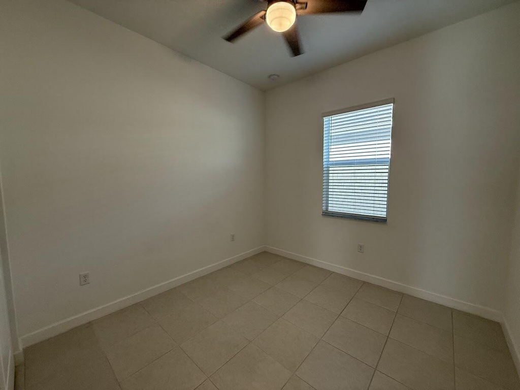 1217 Se Crosswood Way - Photo 13