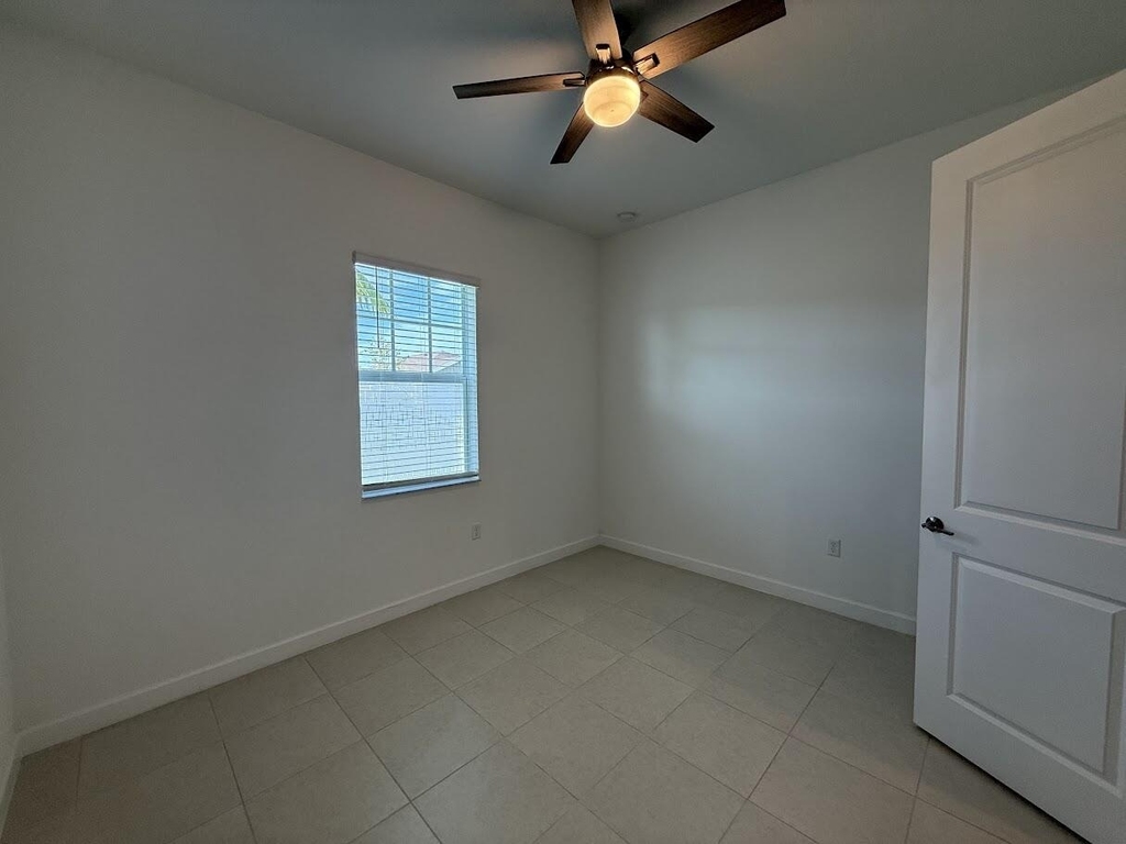 1217 Se Crosswood Way - Photo 8