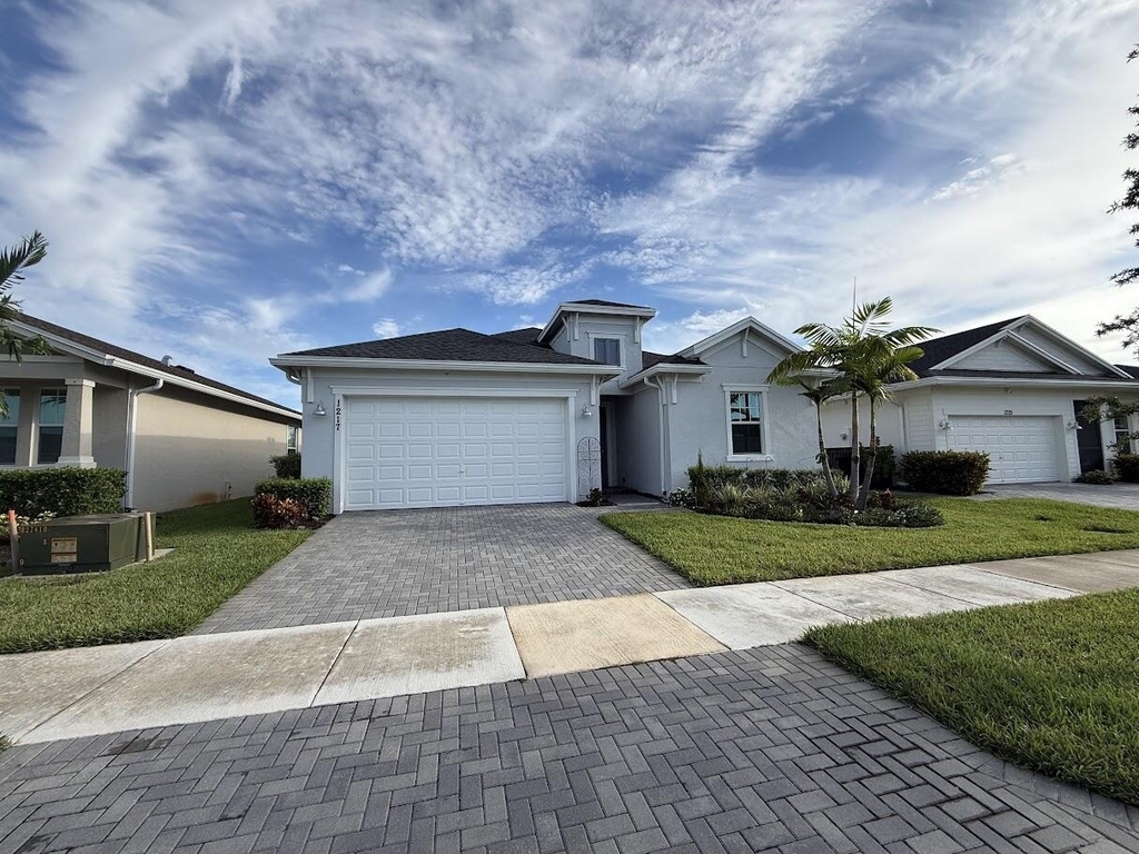 1217 Se Crosswood Way - Photo 0