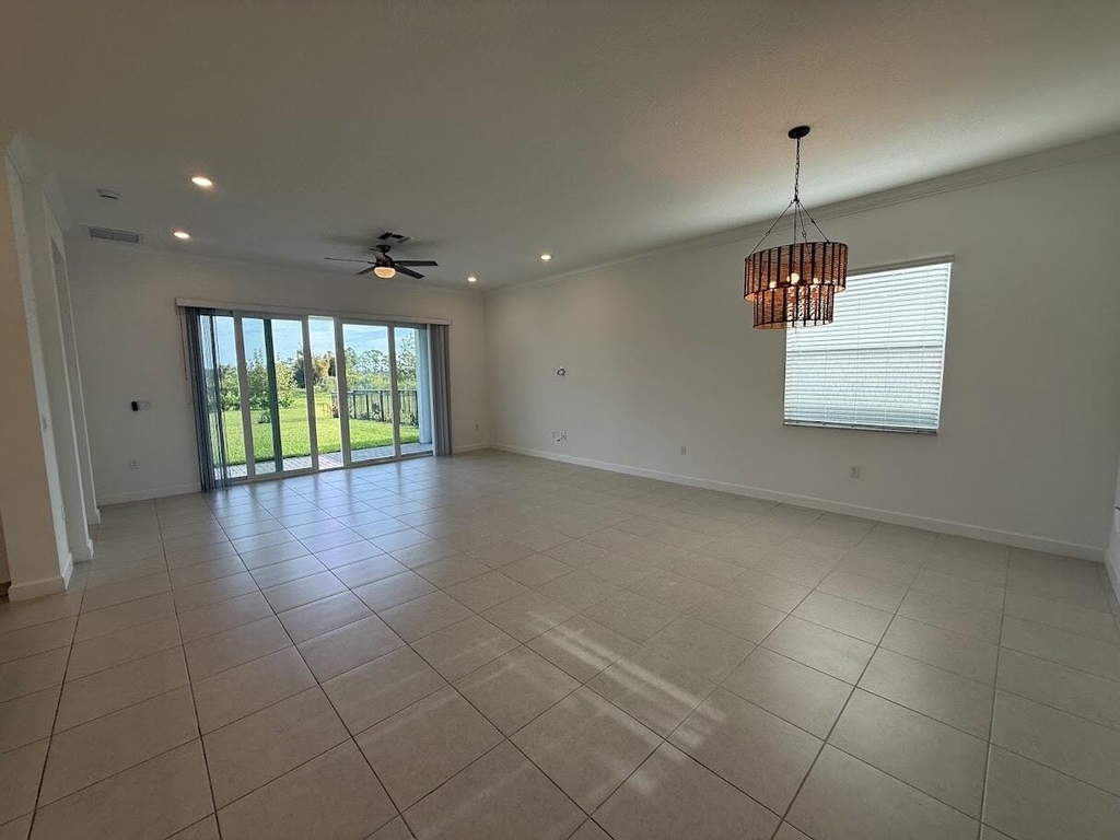 1217 Se Crosswood Way - Photo 5