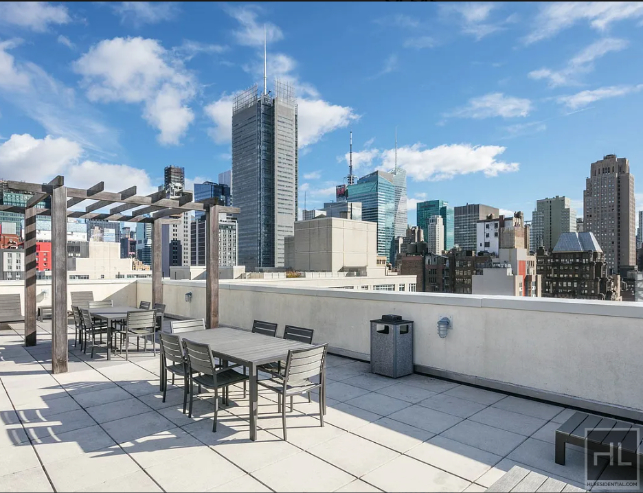 West 37th Street - Photo 0