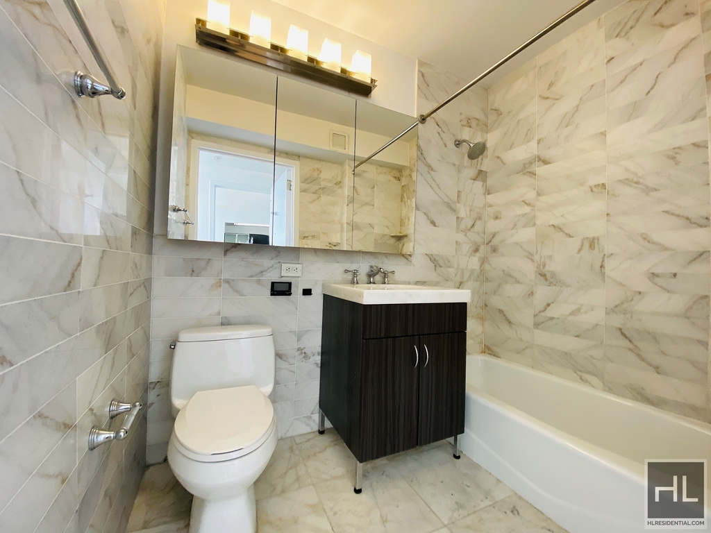 West 37th Street - Photo 12