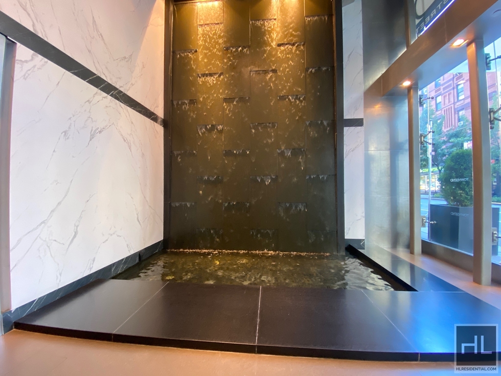 West 37th Street - Photo 19
