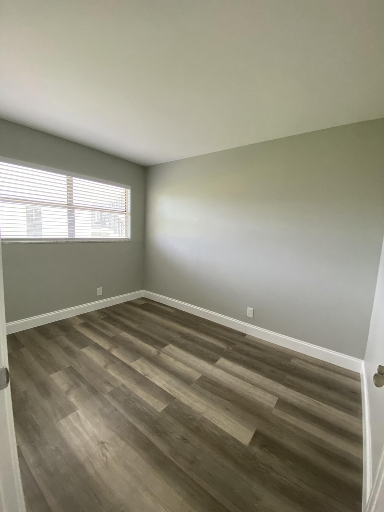 1420 Nw 2nd Street - Photo 4