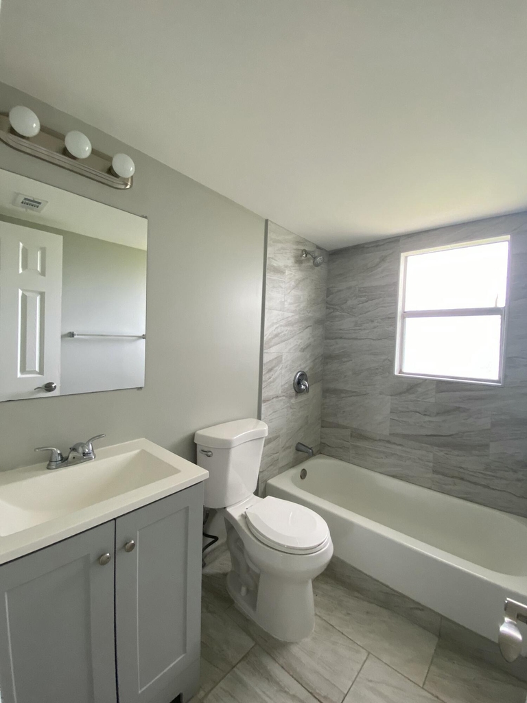 1420 Nw 2nd Street - Photo 3