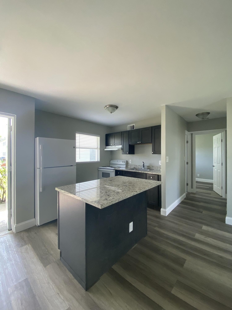 1420 Nw 2nd Street - Photo 5