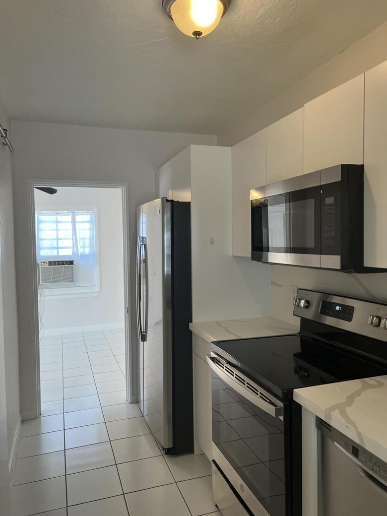 311 S J Street - Photo 8