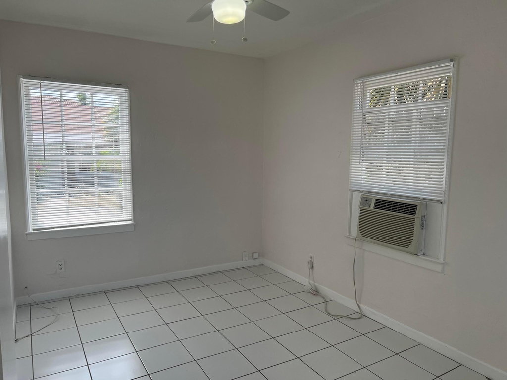 311 S J Street - Photo 4