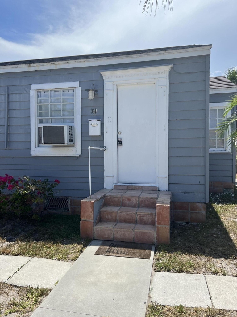 311 S J Street - Photo 0