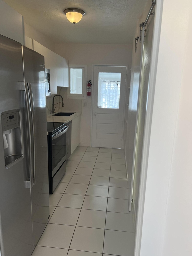 311 S J Street - Photo 7