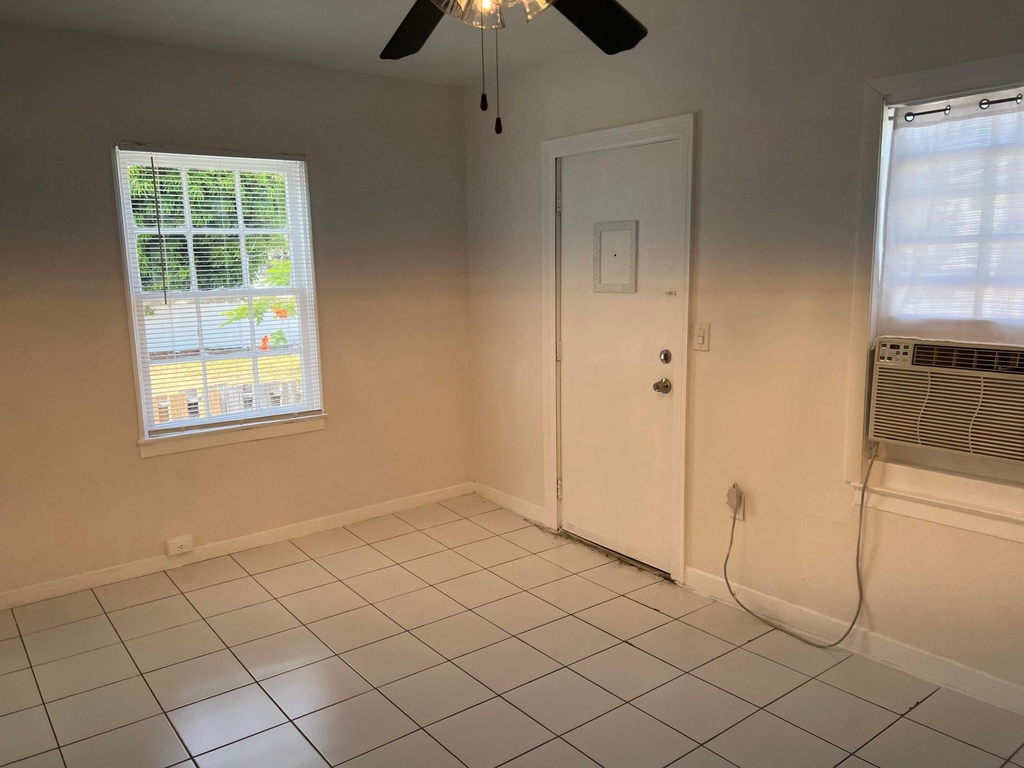 311 S J Street - Photo 1