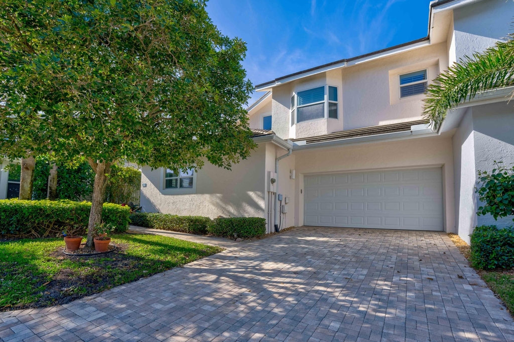 2043 Staysail Lane - Photo 2