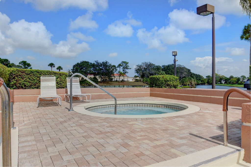 2105 Landings Boulevard - Photo 18