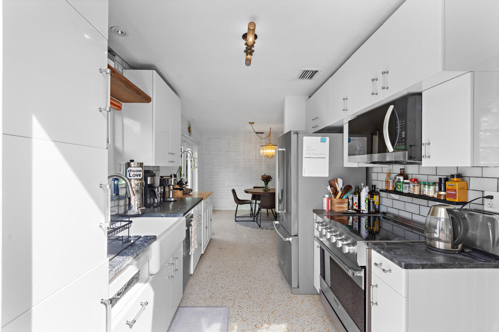 1429 Hayes Street - Photo 11