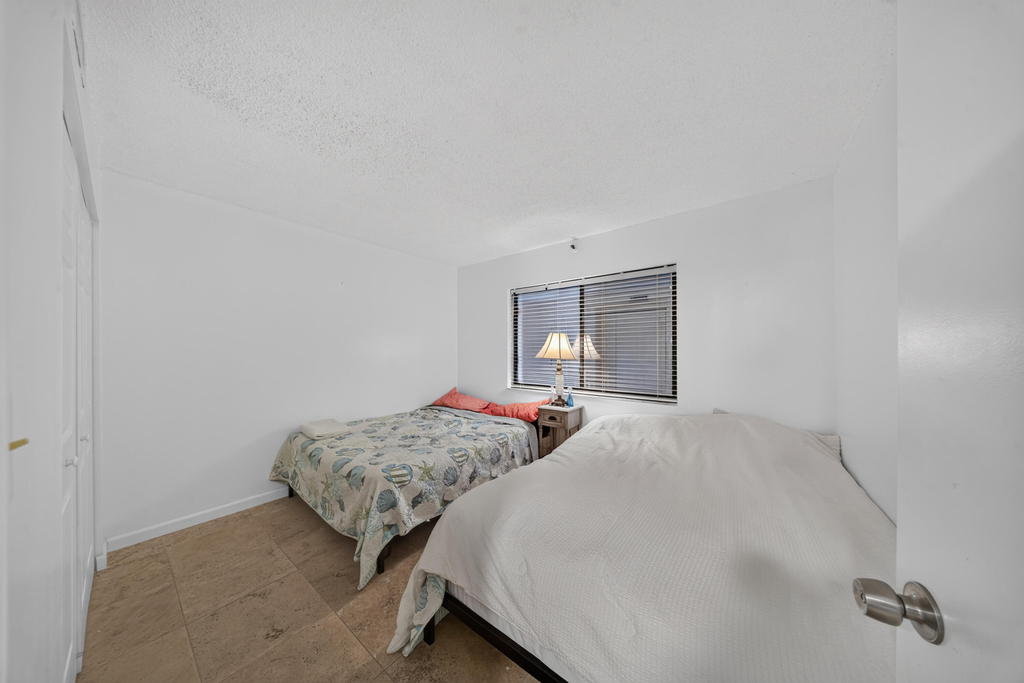 420 Celestial Way - Photo 33