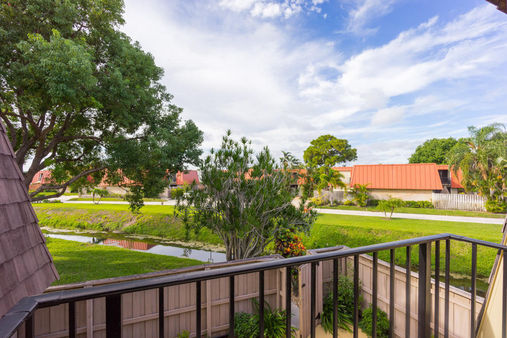 818 8th Court - Photo 13