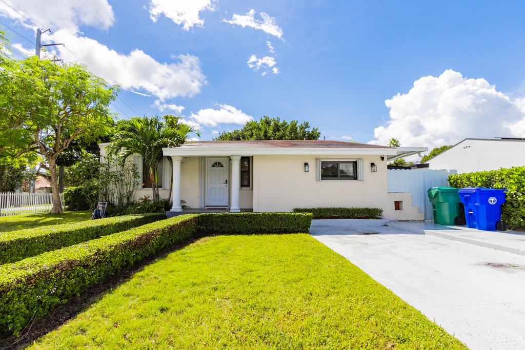 4300 Sw 5th Terrace - Photo 0