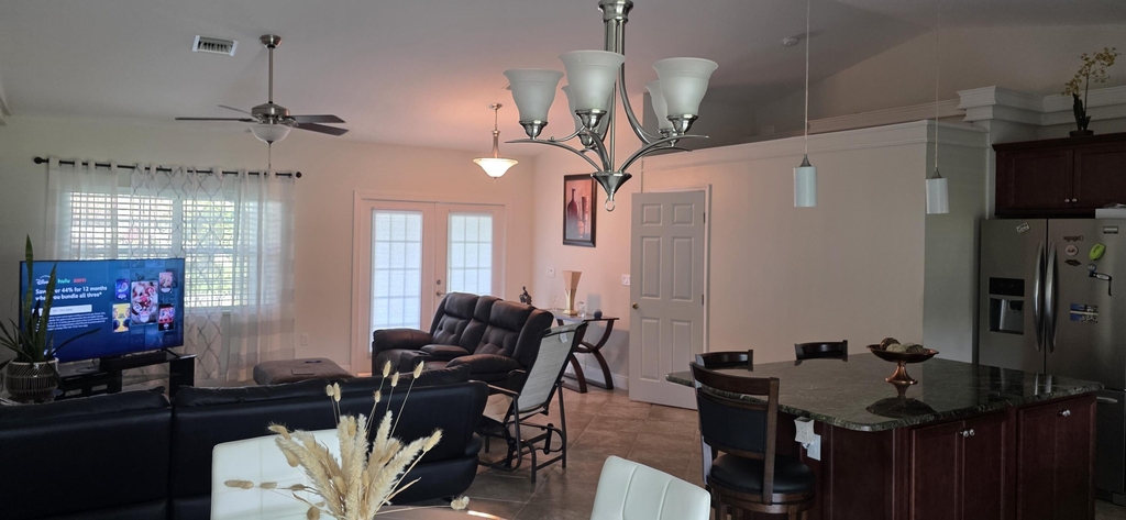 5838 Nw Gillespie Avenue - Photo 3