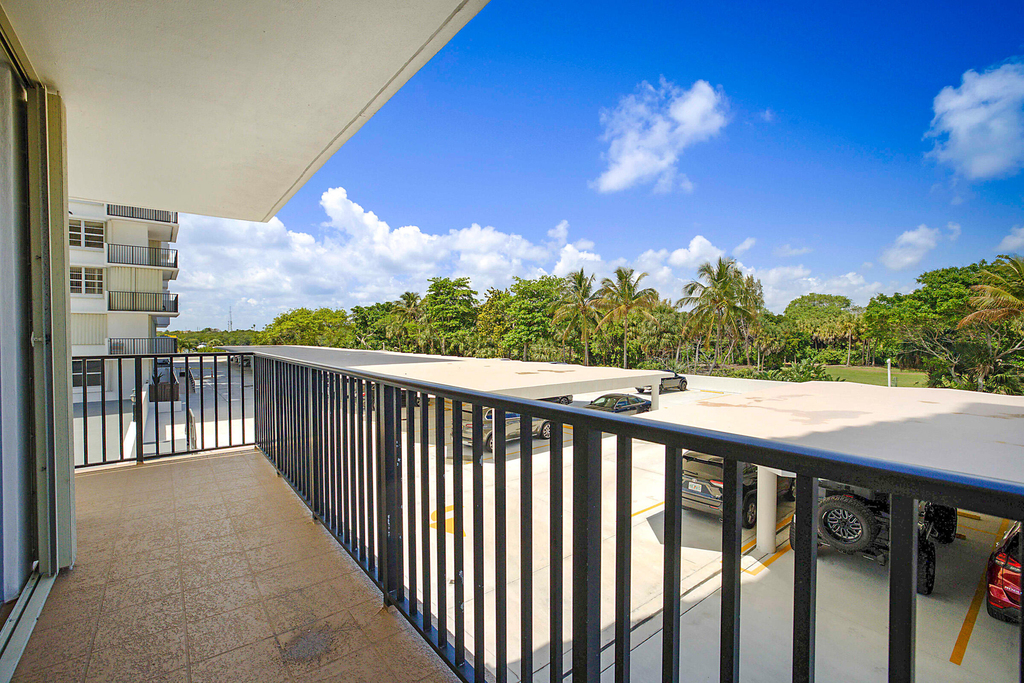 2121 N Ocean Boulevard - Photo 32