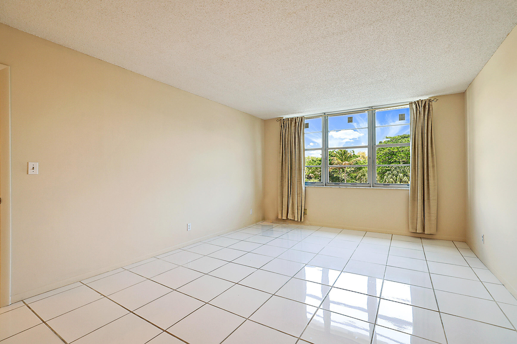 2121 N Ocean Boulevard - Photo 17
