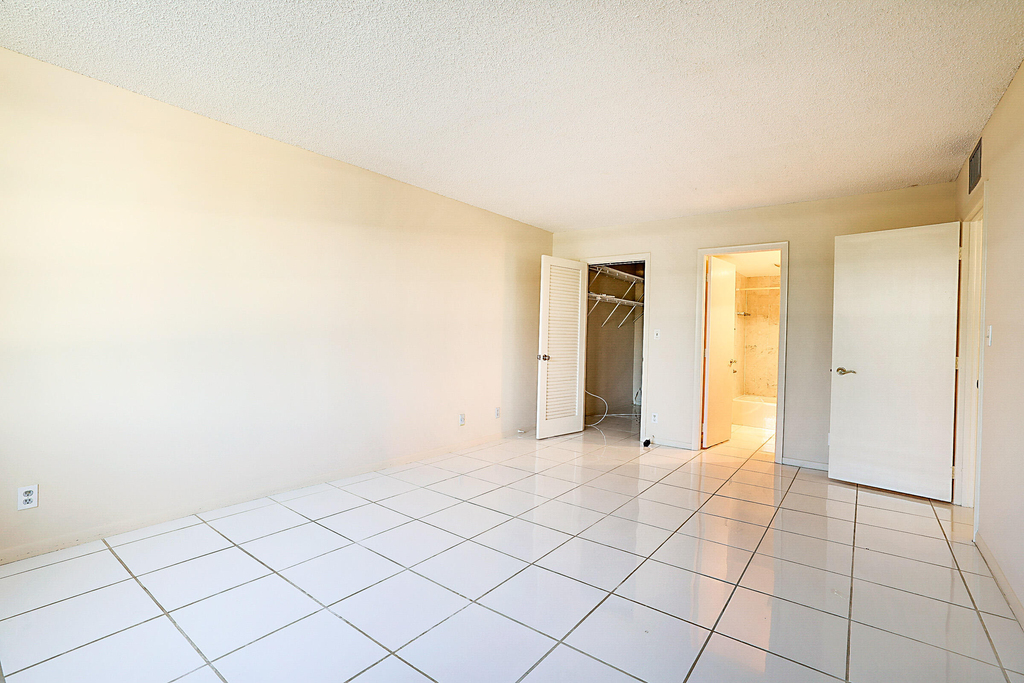 2121 N Ocean Boulevard - Photo 19