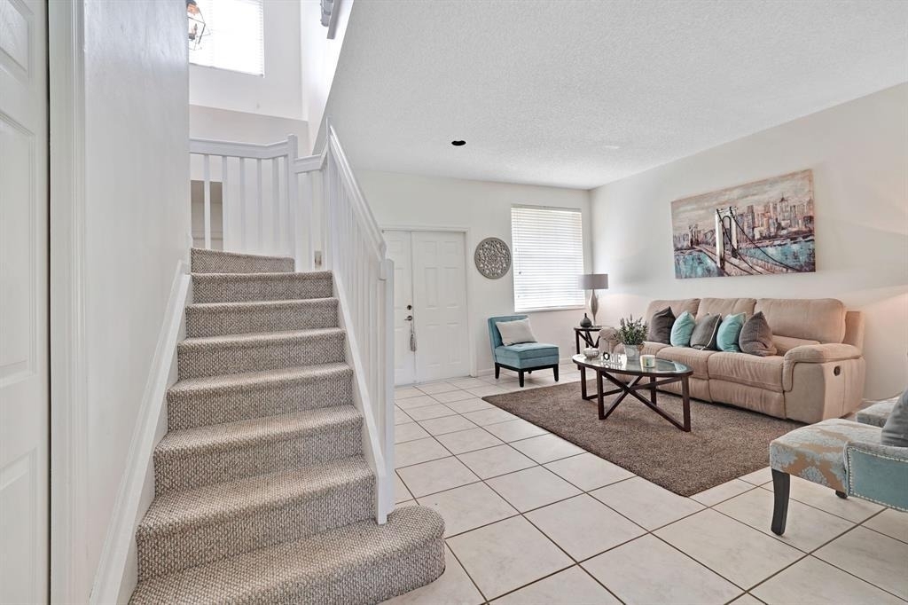 1457 Banyan Way - Photo 6